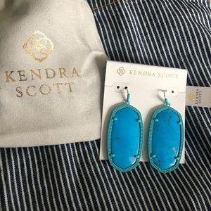 NWT Kendra Scott Aqua Matte Statement Earrings